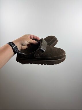 Ugg clogs